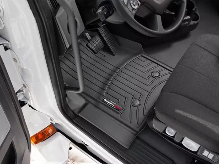 FRONT FLOOR LINER 18-25 CASCADIA-4416301V