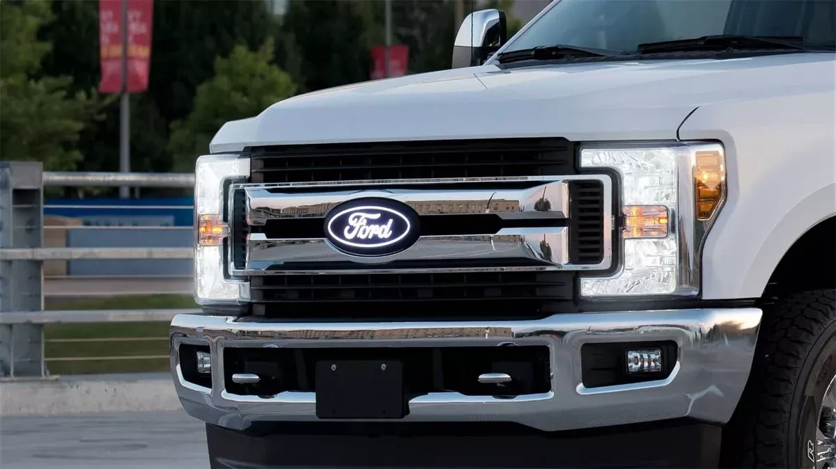 LED FRONT EMBLEM 17-19 S/DUTY-92801